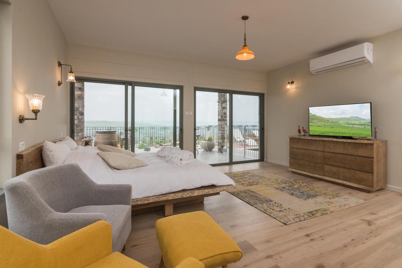 Villa טרה נובה - וילה עם ממ"ד, בריכה פרטית, ג'קוזי וסאונה ליד הכנרת Yavneʼel Esterno foto