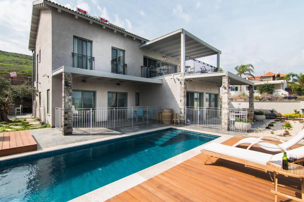 Villa טרה נובה - וילה עם ממ"ד, בריכה פרטית, ג'קוזי וסאונה ליד הכנרת Yavneʼel Esterno foto