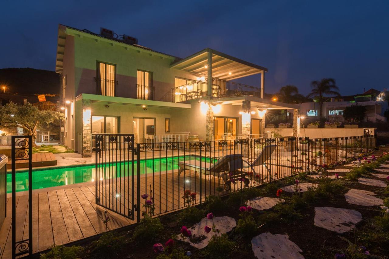 Villa טרה נובה - וילה עם ממ"ד, בריכה פרטית, ג'קוזי וסאונה ליד הכנרת Yavneʼel Esterno foto