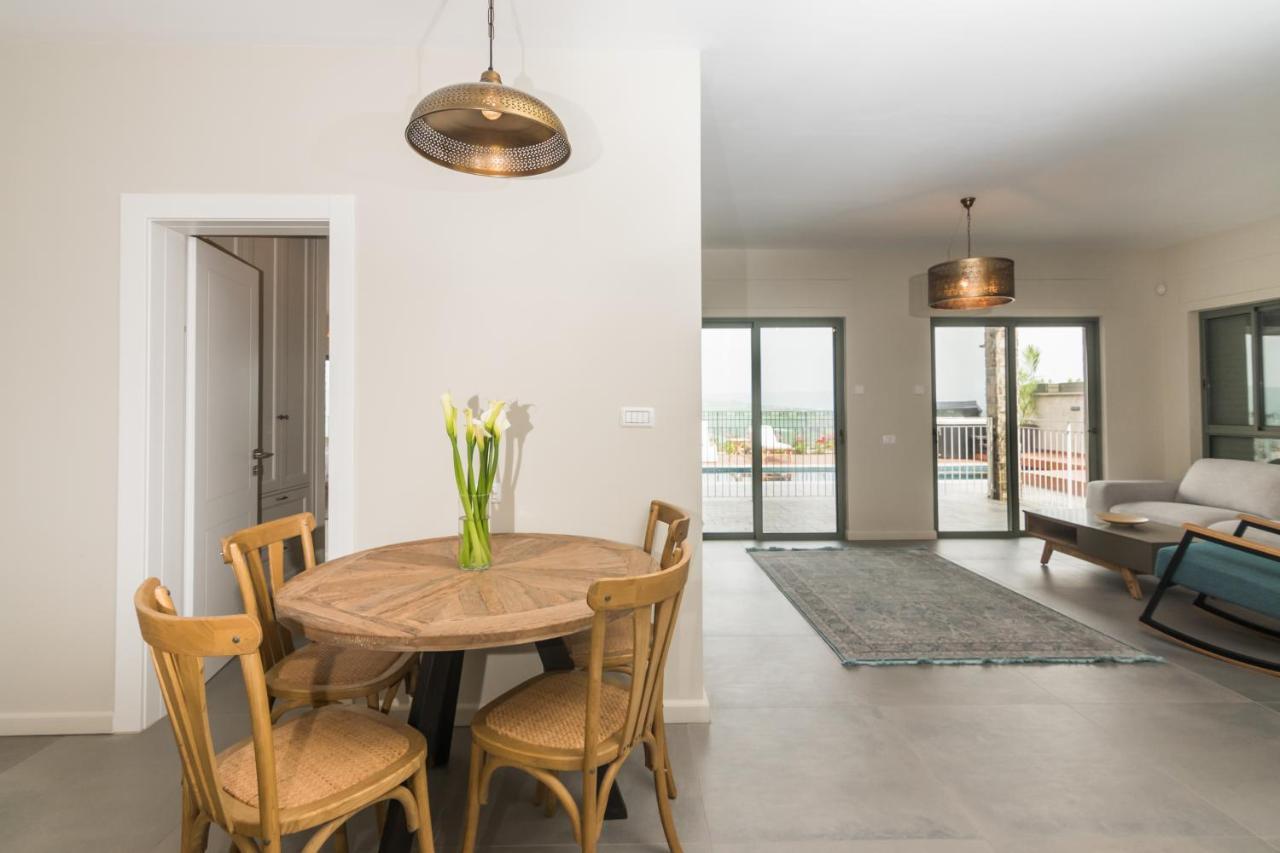 Villa טרה נובה - וילה עם ממ"ד, בריכה פרטית, ג'קוזי וסאונה ליד הכנרת Yavneʼel Esterno foto