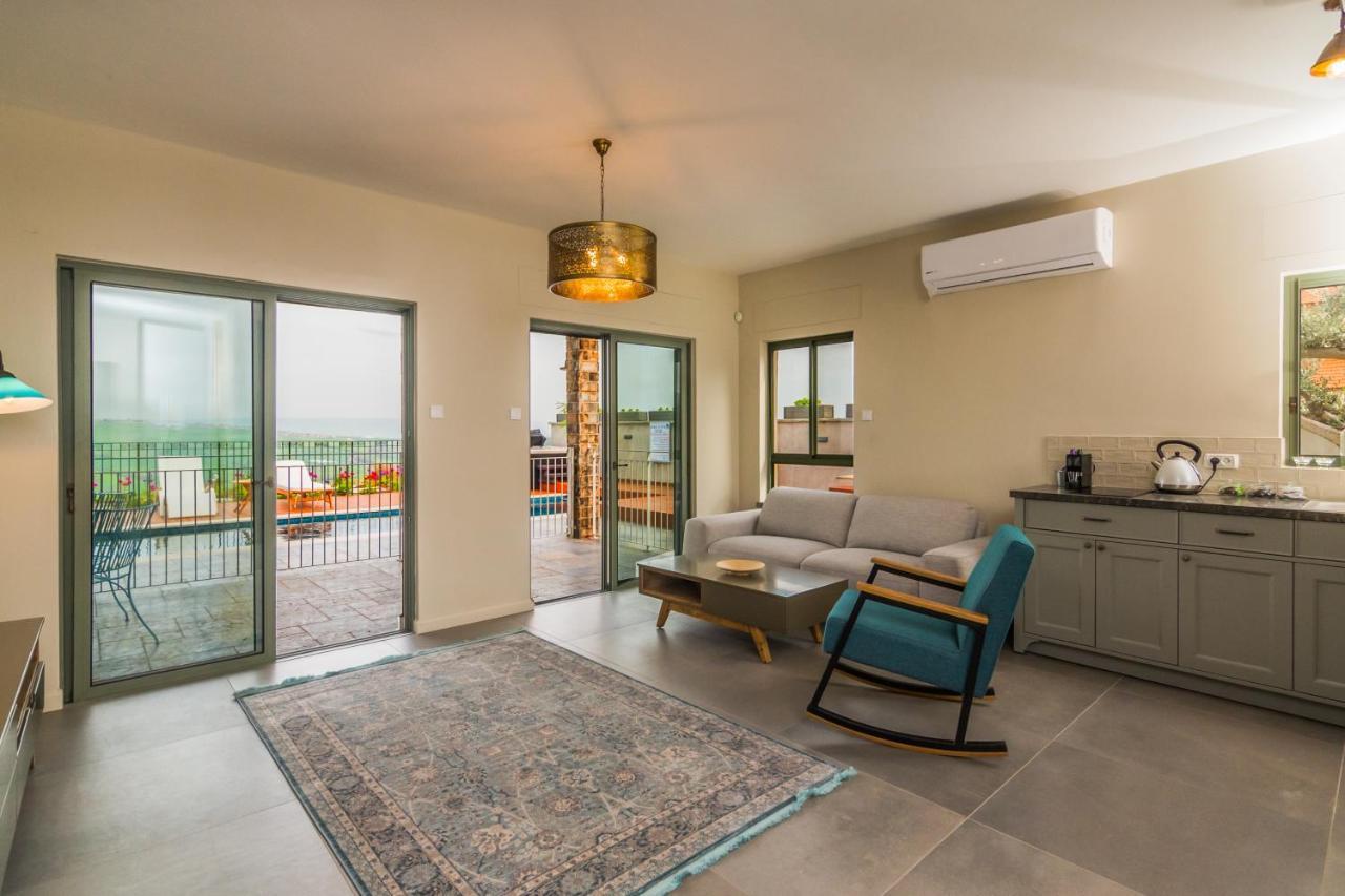 Villa טרה נובה - וילה עם ממ"ד, בריכה פרטית, ג'קוזי וסאונה ליד הכנרת Yavneʼel Esterno foto